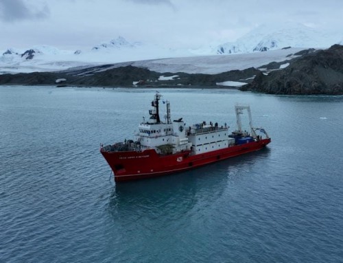 Първият български военен научноизследвателски кораб стигна Антарктида