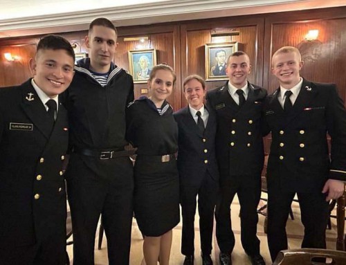 Курсанти от Морско училище на курс по сигурност и отбрана във Военноморската академия на Испания