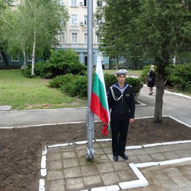 Ритуал по тържествено издигане на националното знаме във ВВМУ „Н.Й.Вапцаров”